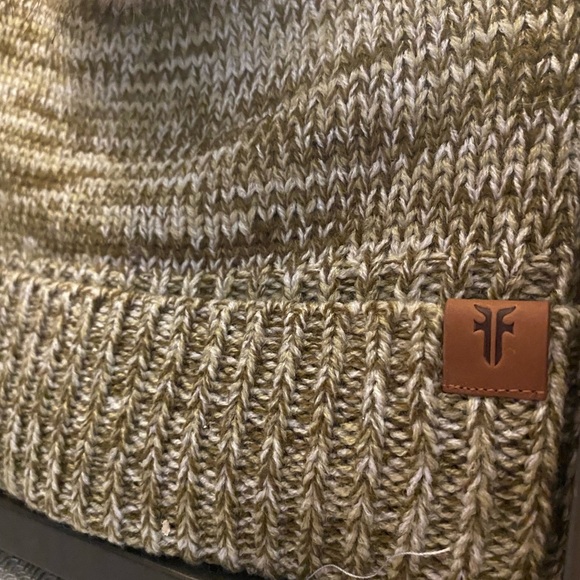 Frye Beanie set - Picture 5 of 10